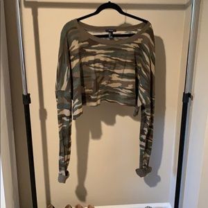 Camo long sleeve crop top